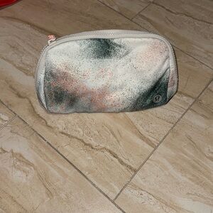 Lululemon 1L everywhere belt bag Color code PRMB/DVGY/HIOR